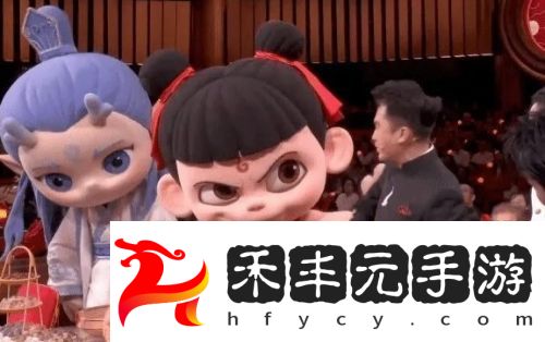 央視元宵晚會(huì)現(xiàn)場(chǎng)整活，哪吒打人，敖丙勸架，反差萌讓觀眾樂(lè)聲一片