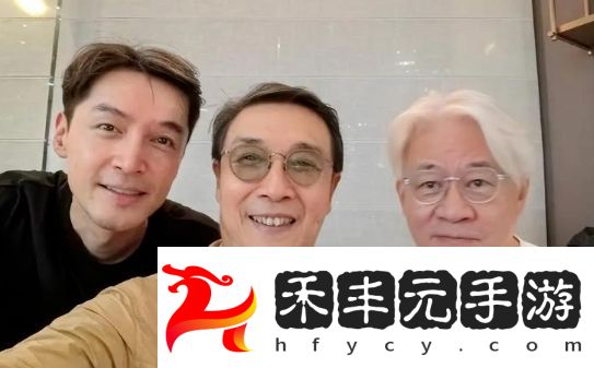 42歲胡歌罕見秀恩愛，曬與妻子合照，互動(dòng)親密太幸福，好有夫妻相